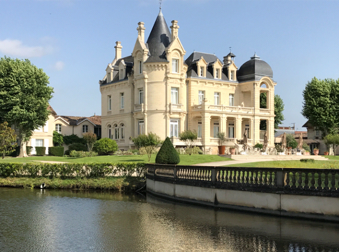 Chateau Hotel Grand Barrail